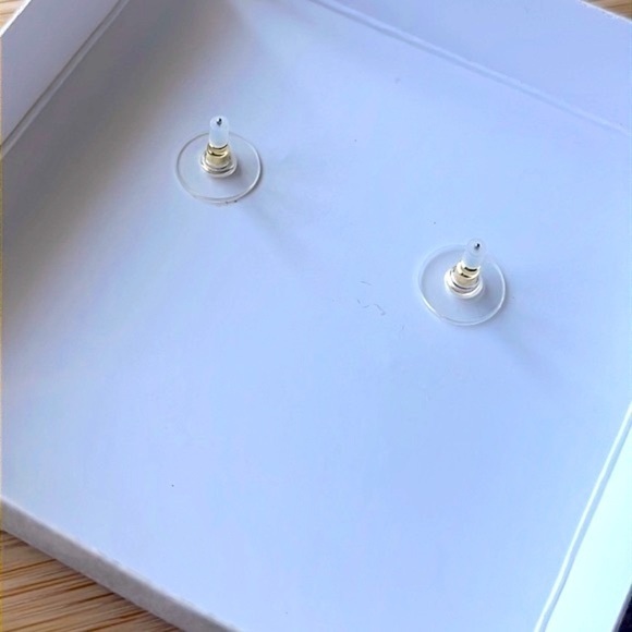 Brand New Disney x BaubleBar Donald Duck Sparkly Blue Hat Post Earrings - Picture 9 of 16